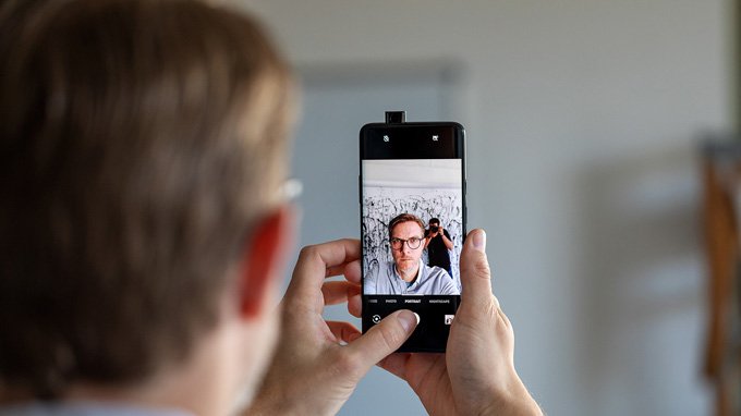 camera selfie OnePlus 7 Pro có độ phân giải 16MP sử dụng cảm biến Sony IMX471