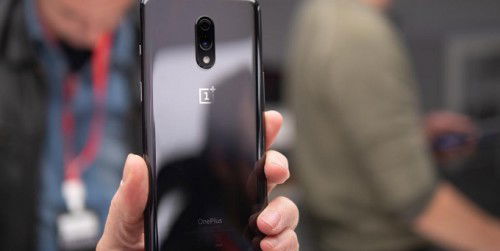 So sánh OnePlus 7 và OnePlus 6T: Giá tốt hơn, nâng cấp hữu ích hơn