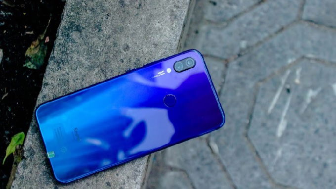 Mặt lưng Redmi Note 7s giống Redmi Note 7