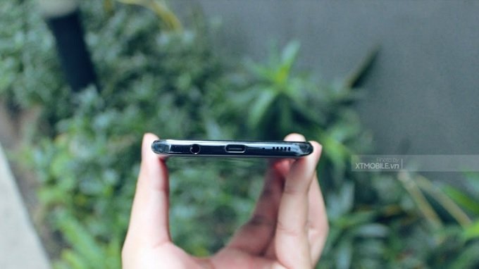 Cổng sạc và jack cắm 3,5mm trên Samsung A50