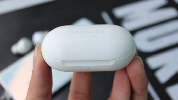 Vỏ hộp tai nghe Samsung hình kén nhỏ nhắn