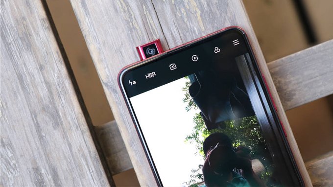 Redmi K20 Pro sở hữu camera selfie pop-up 20MP nên giúp diện tích mặt trước tăng đang kể chiếm 91.9%