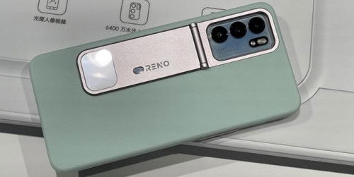 OPPO Reno6 được trang bị thêm ốp lưng kiêm đèn flash selfie cực kỳ hữu dụng