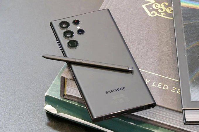 Tổng hợp những phiên bản màu của Samsung Galaxy S22 Ultra xám