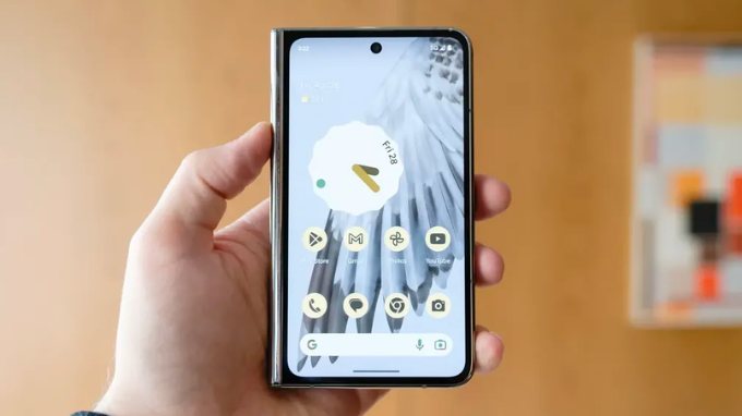 Google Pixel Fold có độ sáng màn hình peak là 1550 nits