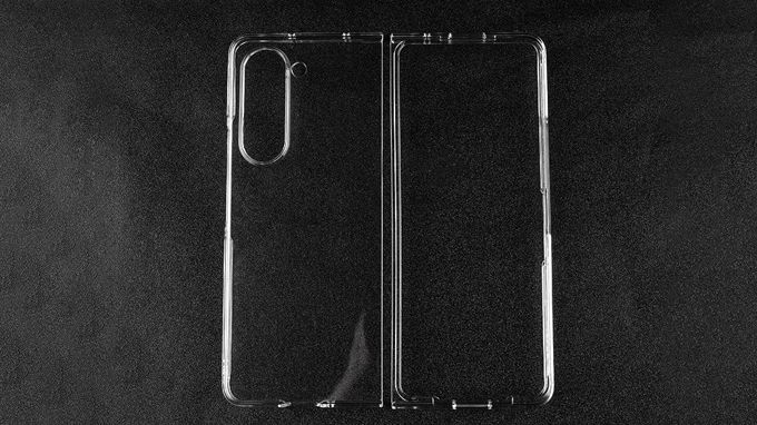 Hình ảnh ốp lưng trong suốt của Galaxy Z Fold 5