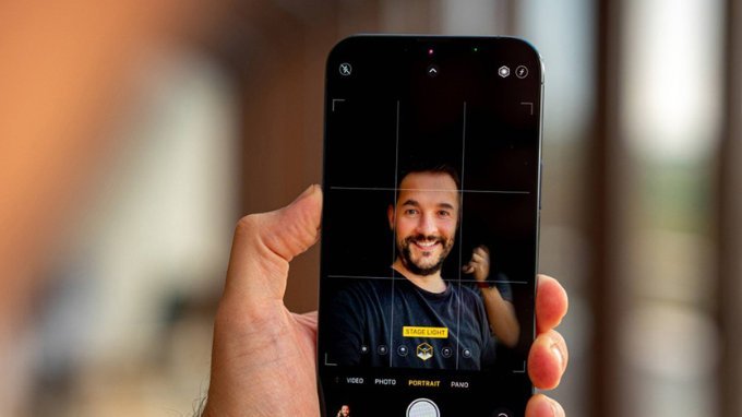 Camera selfie ở iPhone 14 được cải thiện đáng kể