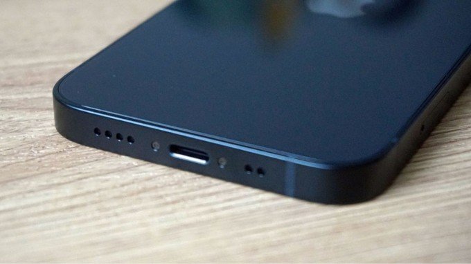 Cổng sạc USB-C trên iPhone 16 Pro