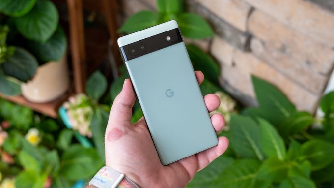 Google Pixel 6a 128GB cũ Mỹ có ngoại hình khá độc lạ