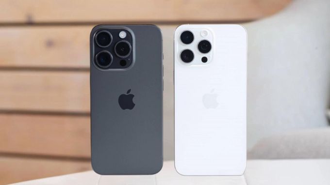 Nên mua iPhone 15 Pro 128GB quốc tế mới hay iPhone 15 Pro 256GB cũ?