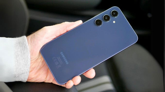 Galaxy A35 giảm giá dịp cuối tuần