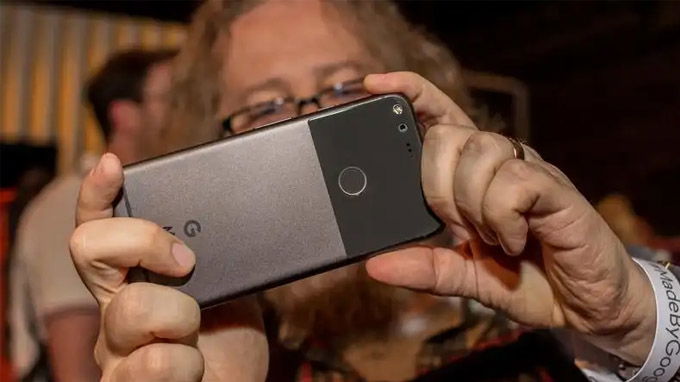 Dòng Google Pixel đời đầu tiên