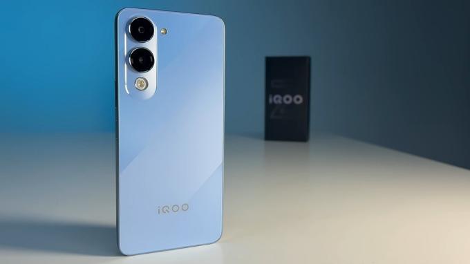 Đánh giá thiết kế iQOO Z10 Lite