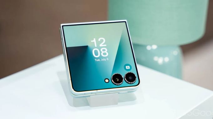 Galaxy Z Flip 7 màu Xanh mint