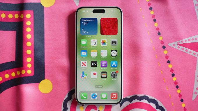 Màn hình iPhone 15 Plus
