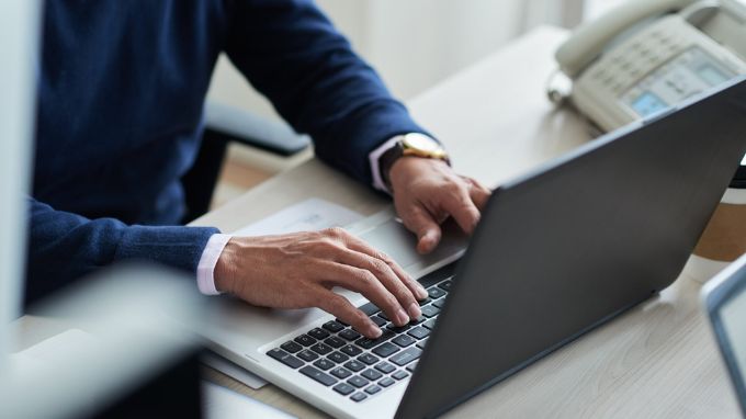 5 sai lầm phổ biến khi sinh viên mua laptop lần đầu