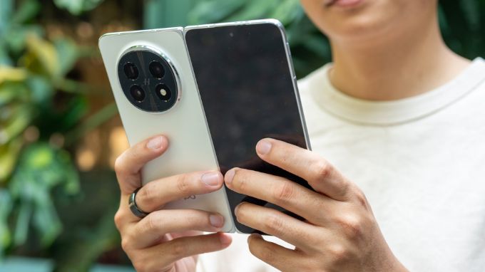 Thiết kế bên ngoài Oppo Find N5