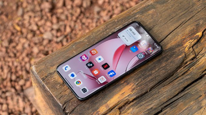 Màn hình Oppo Reno 14 Pro lớn hơn, trải nghiệm mượt mà hơn