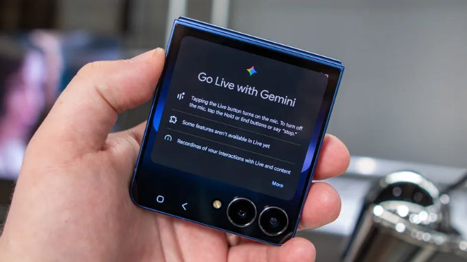 Tính năng Gemini Live trên Galaxy Z Flip 7