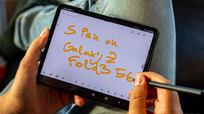 tính năng hiện đại trên Galaxy Z Fold 4