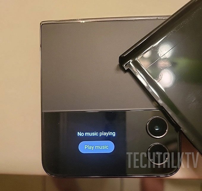 Galaxy Z Flip 4 bị rò rỉ hình ảnh thực về thiết kế thực tế mới nhất