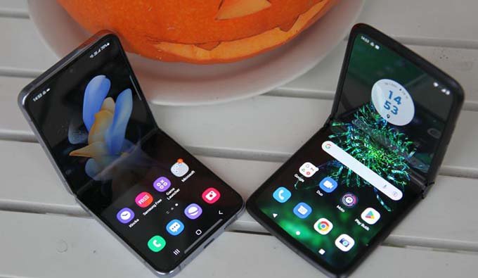 Cả hai mẫu điện thoại này đều sở hữu màn hình gập với chất lượng như nhau