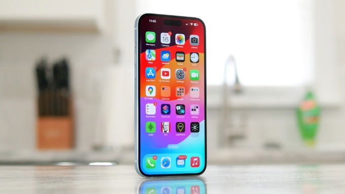 Đánh giá iPhone 16 về màn hình