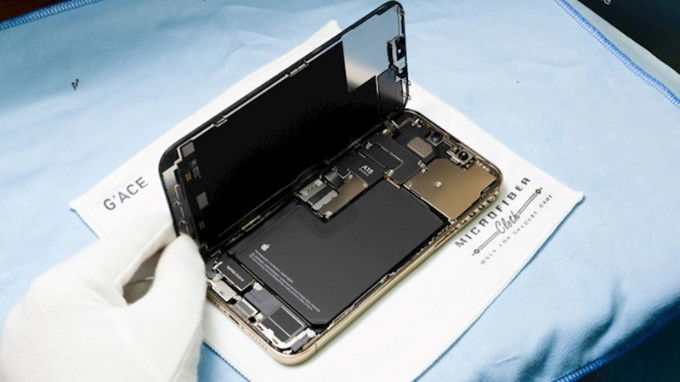 Giá thay màn hình iPhone 13 series chính hãng Apple hiện nay