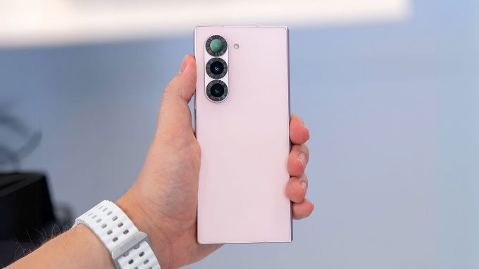 Galaxy Z Fold 6 màu Hồng Rosé