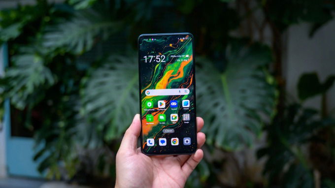 Tuy nhiên OPPO Reno12 F có độ sáng vượt trội hơn