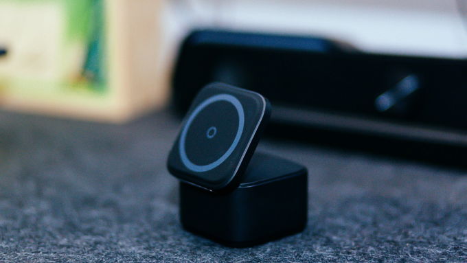 Baseus MagPro 25W 2 in 1 Magnetic Wireless Charger là một lựa chọn đáng cân nhắc trong phân khúc chiếc đế sạc không dây