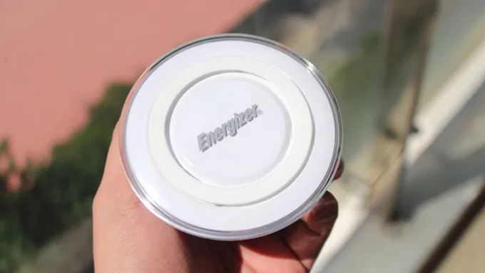 Với những ai chỉ cần một chiếc đế sạc không dây cơ bản để sử dụng hằng ngày, Energizer 5W là một lựa chọn nhẹ nhàng và dễ tiếp cận