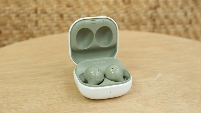 Galaxy Buds 2 mang đến trải nghiệm cân bằng giữa thiết kế, tính năng và sự tiện lợi