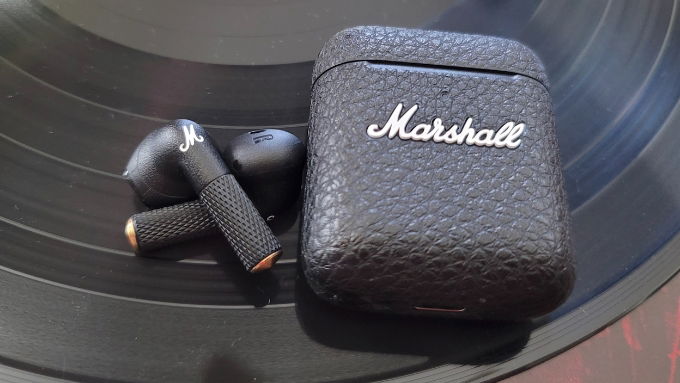 Marshall Minor 3 mang đến cảm giác vừa hoài niệm vừa hiện đại trong một thiết kế true wireless nhỏ gọn