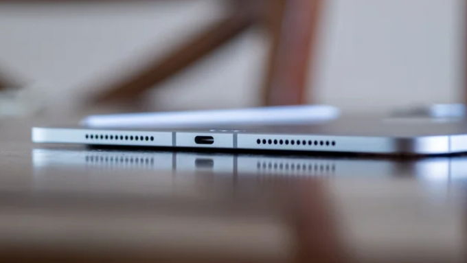 iPad Pro M5 bản 13 inch với viên pin 10.290 mAh cho thời lượng đủ đáp ứng trọn vẹn một ngày làm việc