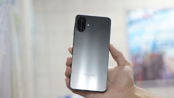 Samsung Galaxy A07 tiếp tục truyền thống của dòng A-series với thiết kế đơn giản nhưng bền bỉ