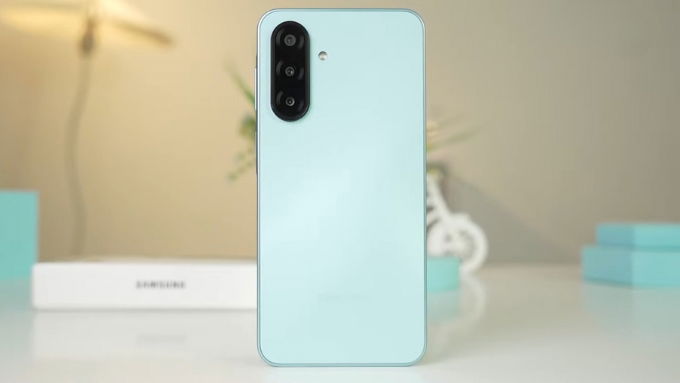 Gọn nhẹ, dễ sử dụng và có mức giá dễ tiếp cận, Samsung Galaxy A17 4G 256GB là lựa chọn lý tưởng cho người dùng