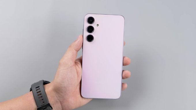 Samsung Galaxy A55 5G 256GB được đánh giá là một trong những lựa chọn bền bỉ và đáng giá trong phân khúc tầm trung