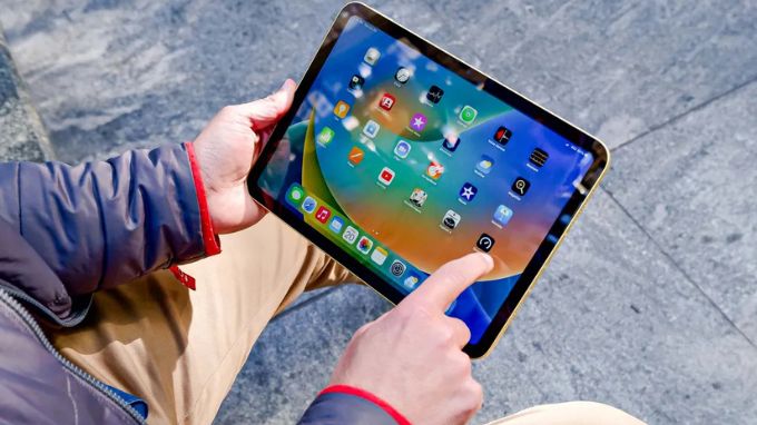 Màn hình iPad Gen 10 thỏa mãn các tác vụ đơn giản