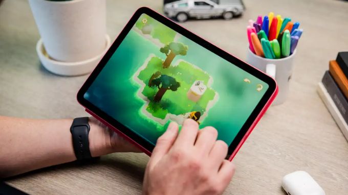 Dung lượng pin iPad Gen 10 bền bỉ cả ngày