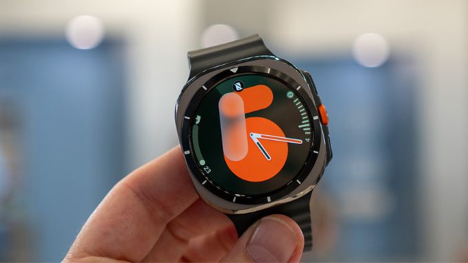 So sánh thiết kế Apple Watch Series 11 và Galaxy Watch 8