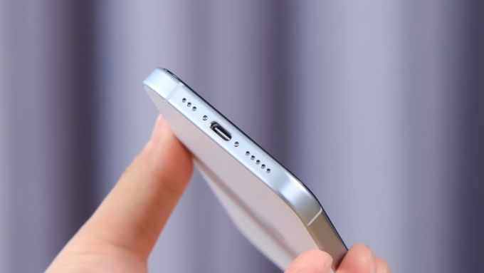 iPhone 16 được nâng cấp nhẹ về dung lượng pin với 3.561mAh, nhỉnh hơn so với mức 3.349mAh của iPhone 15