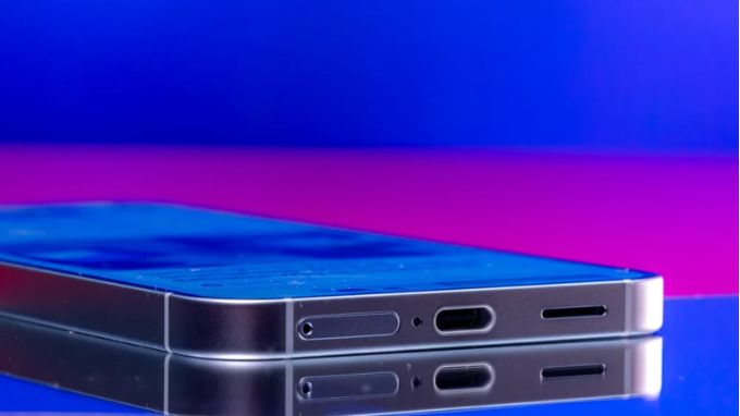 So sánh Oppo Reno 13 Pro và Galaxy S25 cũ về pin và sạc