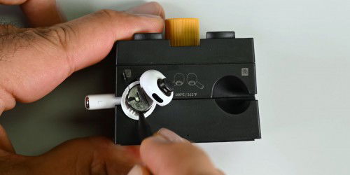 Tháo rời AirPods Pro 3: Khả năng sửa chữa cực thấp!
