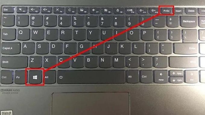 Dùng tổ hợp phím Windows + Print Screen