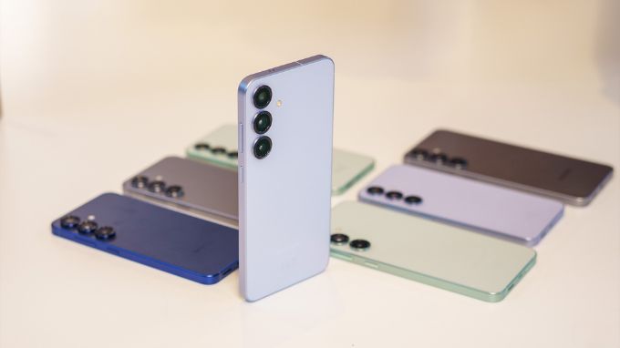 Thiết kế mỏng nhẹ hơn so với Galaxy S24+
