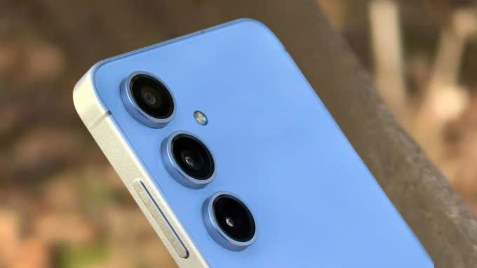 Cụm camera Galaxy S25 512GB cũ ấn tượng với độ chi tiết cao