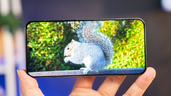 Màn hình AMOLED 120Hz sống động, sắc nét