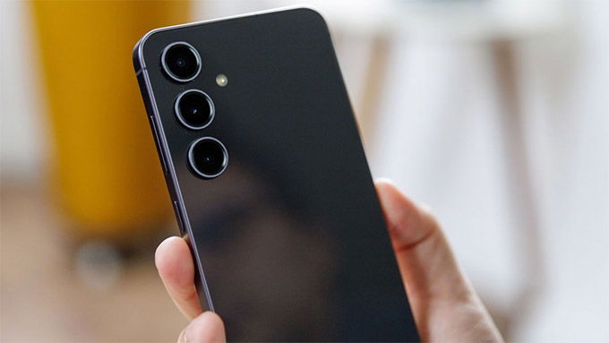 So sánh Galaxy S25 FE và Galaxy S25 Plus: Hiệu suất và phần mềm