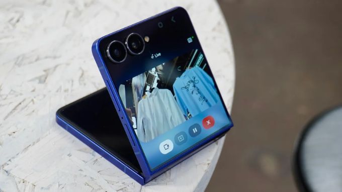 Camera Galaxy Z Flip 7